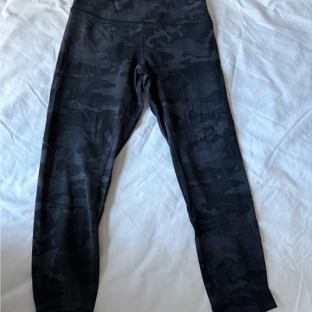 3/4 lululemon athletica Black Camouflage Leggings